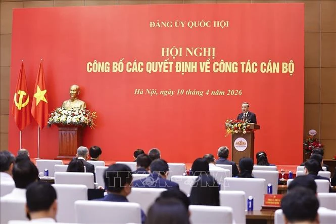 Tổng Bí thư, Chủ tịch nước Tô Lâm trao Quyết định của Bộ Chính trị chỉ định tham gia Đảng ủy Quốc hội nhiệm kỳ 2025 – 2030