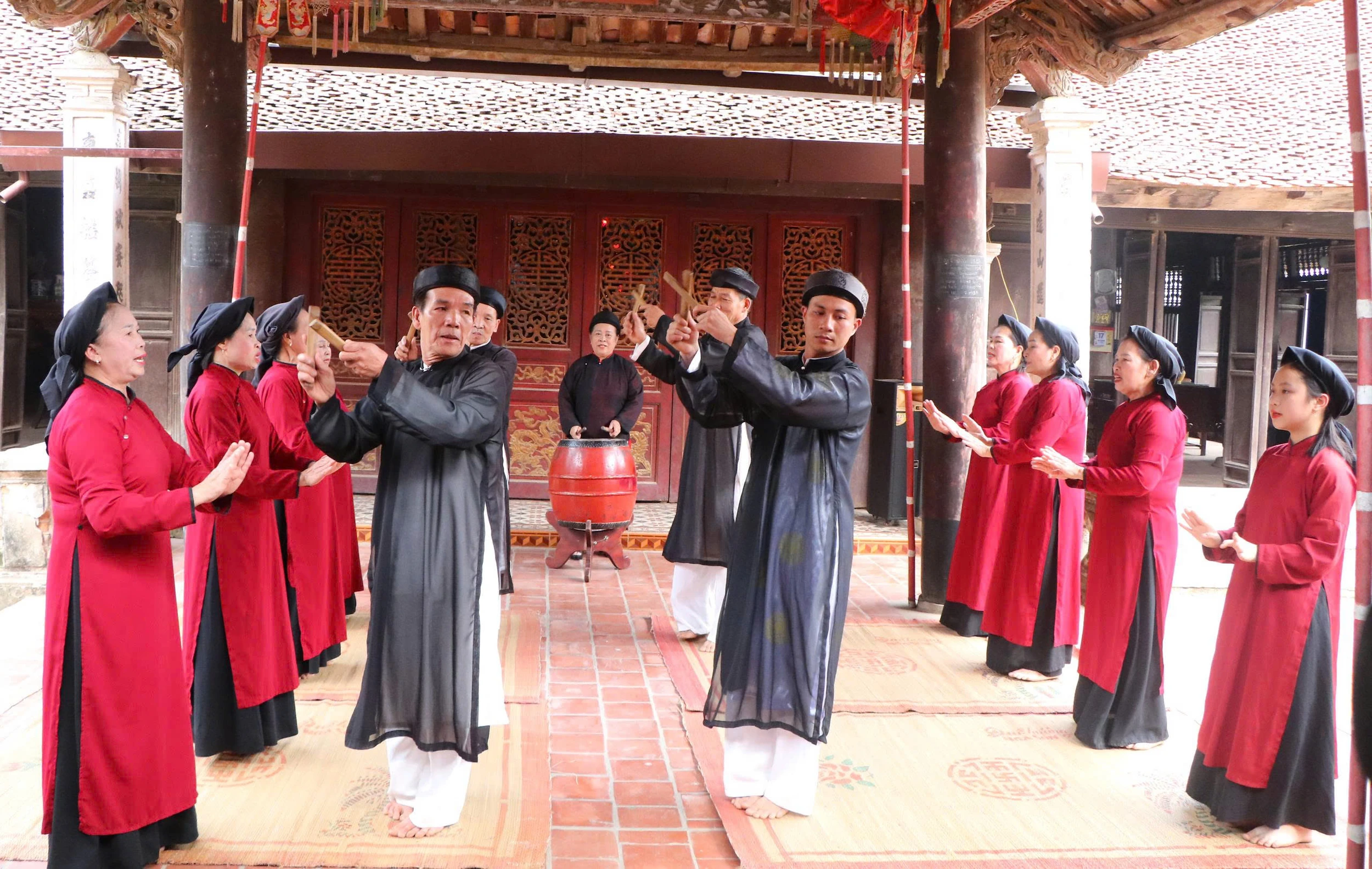 Hát Xoan làng cổ - Âm vang di sản vùng Đất Tổ