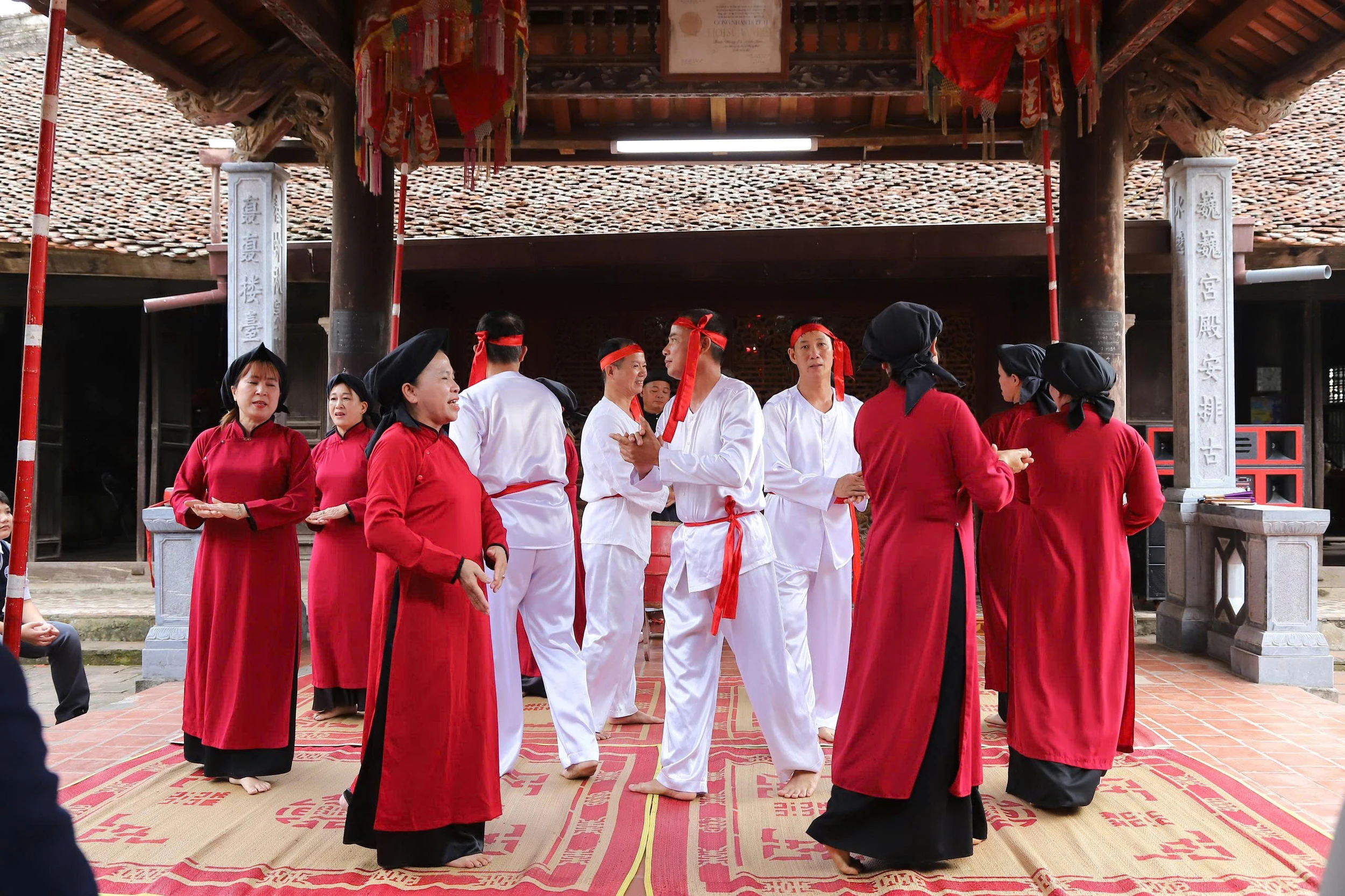 Hát Xoan làng cổ - Âm vang di sản vùng Đất Tổ