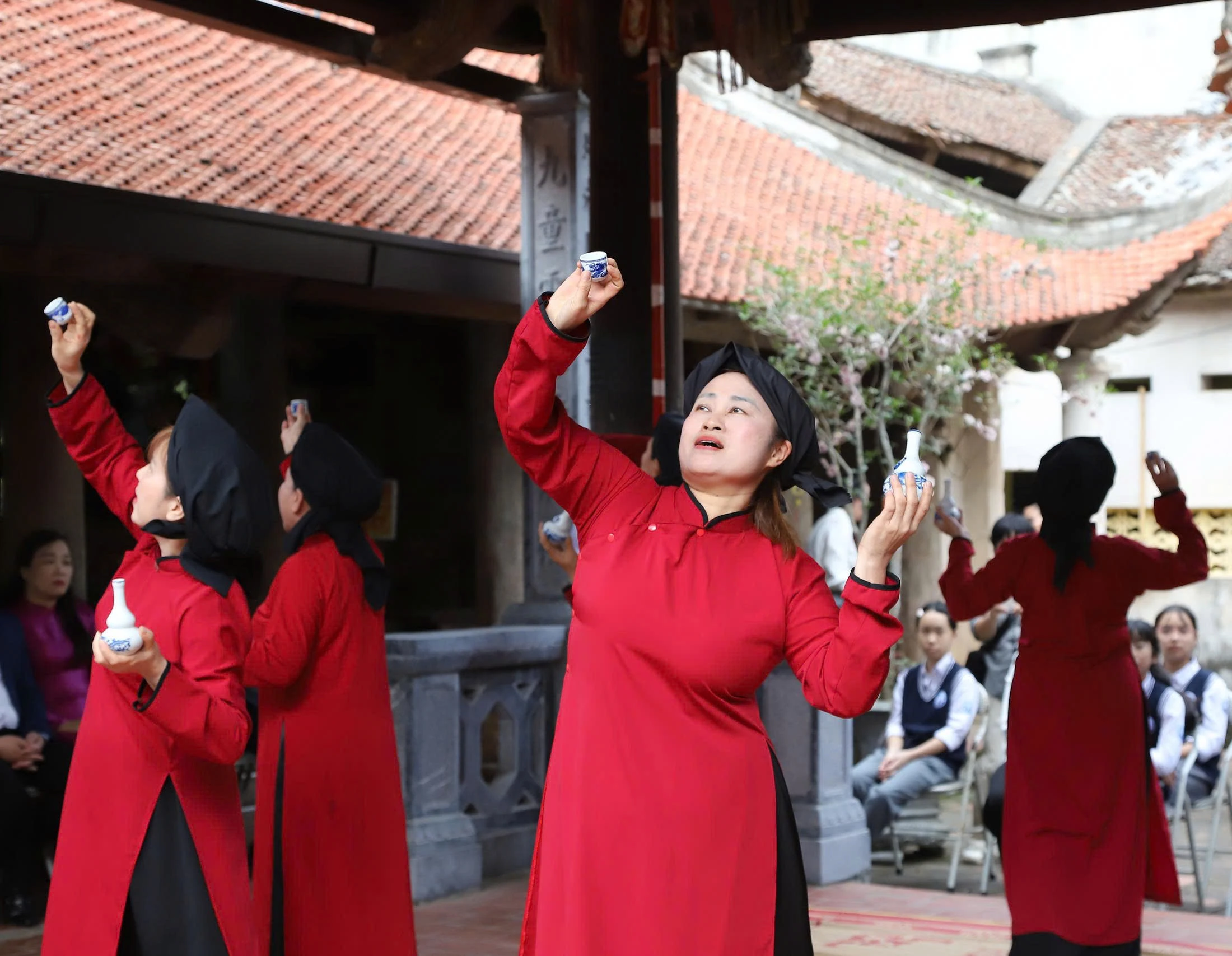 Hát Xoan làng cổ - Âm vang di sản vùng Đất Tổ