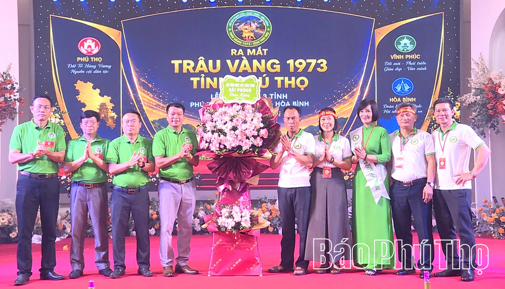 Lễ sáp nhập Hội Trâu Vàng Phú Thọ 1973