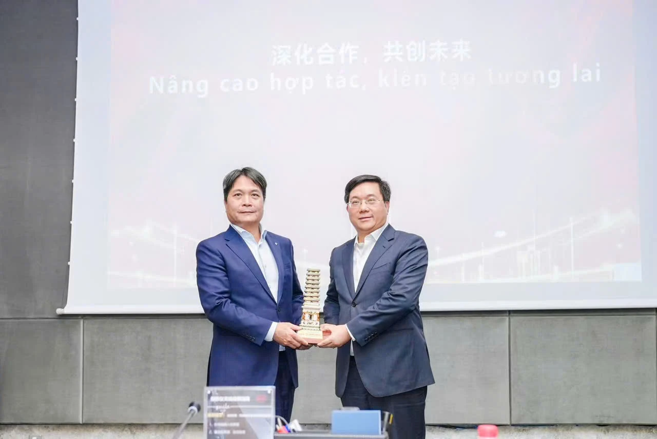 Đoàn đại biểu tỉnh Phú Thọ làm việc với Tập đoàn BYD về hợp tác trong lĩnh vực xe điện và năng lượng mới