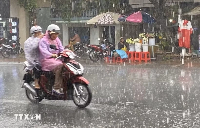 Bắc Bộ chuẩn bị đón mưa lớn, trời chuyển mát từ 17/4