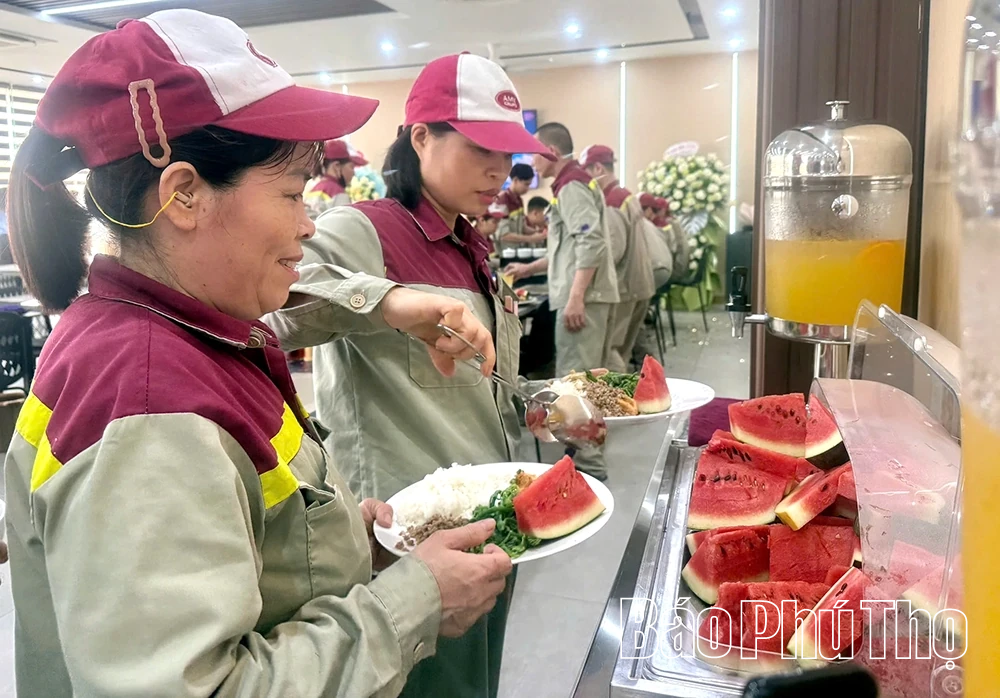 Khai trương nhà ăn SPC: Chăm lo thiết thực đời sống công nhân lao động