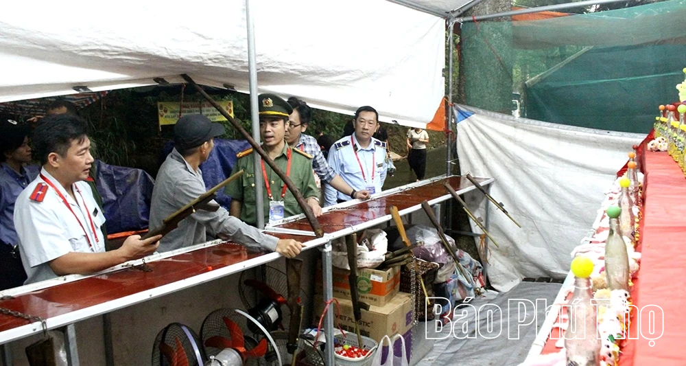 Kiểm tra các cơ sở kinh doanh dịch vụ, lưu trú tại Khu di tích lịch sử Đền Hùng