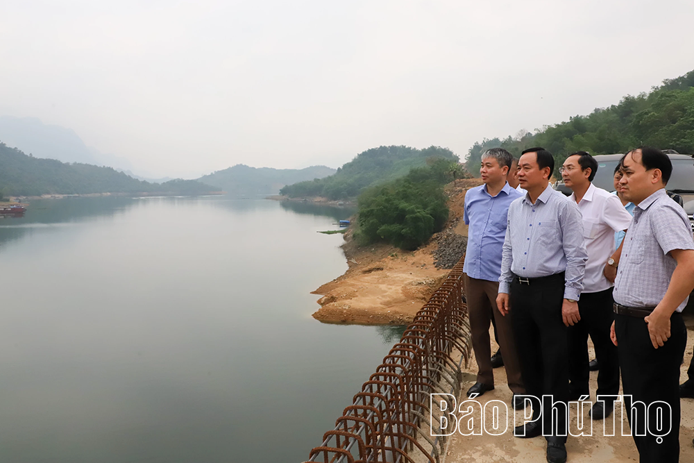 Phó Chủ tịch UBND tỉnh Quách Tất Liêm kiểm tra tiến độ thi công các dự án giao thông khu vực Hòa Bình