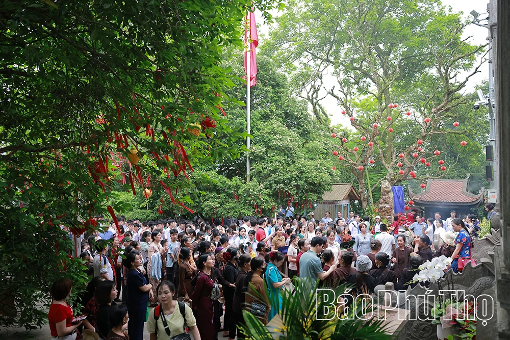 Nghĩa đồng bào sưởi ấm non thiêng Nghĩa Lĩnh