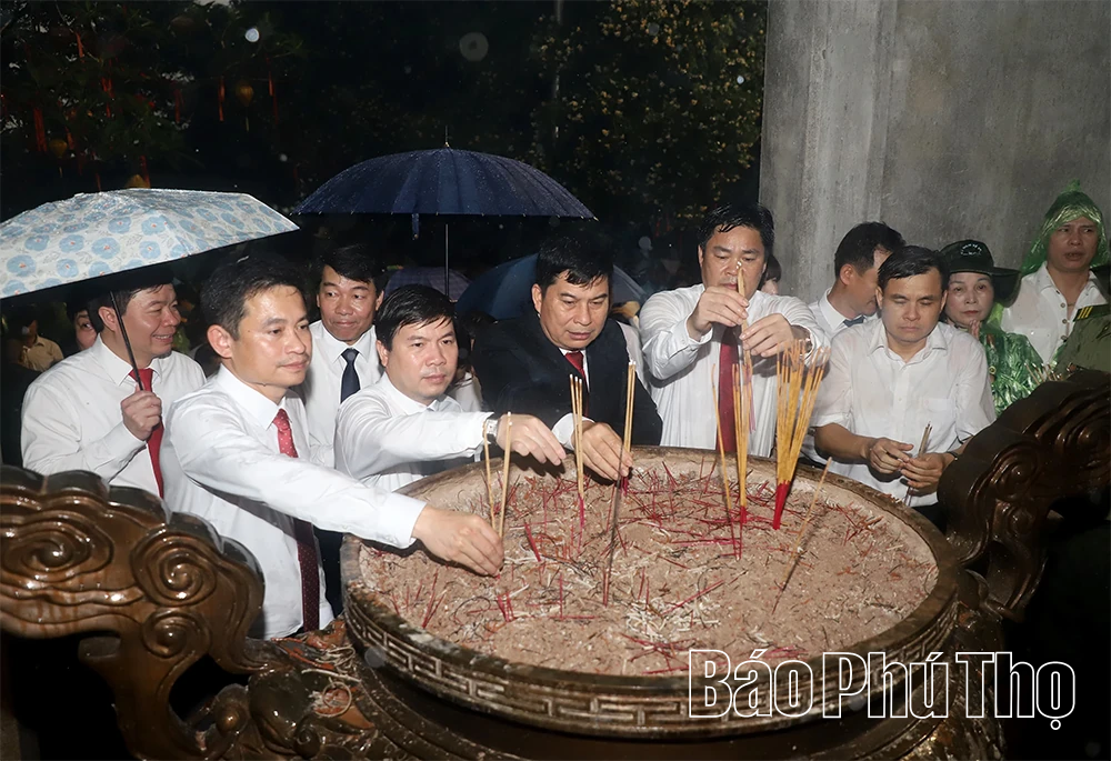 8 xã cụm số 11 dâng hương tưởng niệm các Vua Hùng