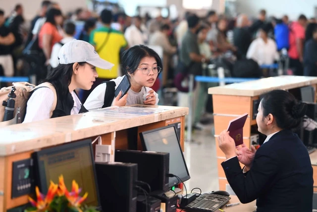 Giá vé máy bay lễ 30/4 - 1/5 cao ngang vé tết