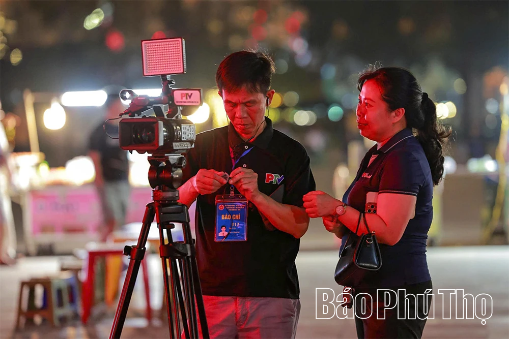 Những nhịp cầu nối đất Tổ với muôn phương