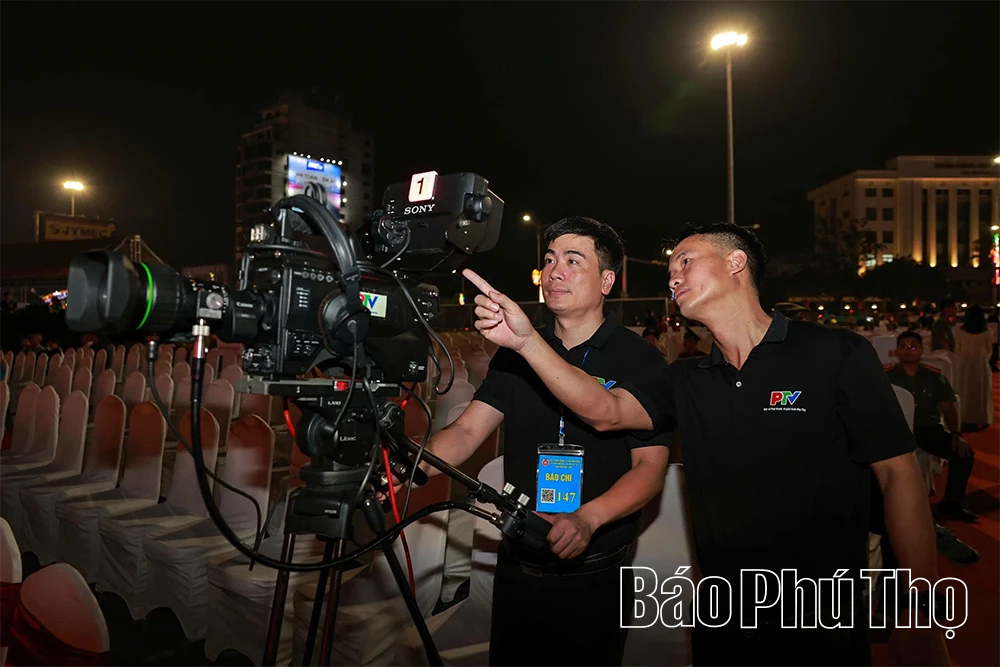 Những nhịp cầu nối đất Tổ với muôn phương