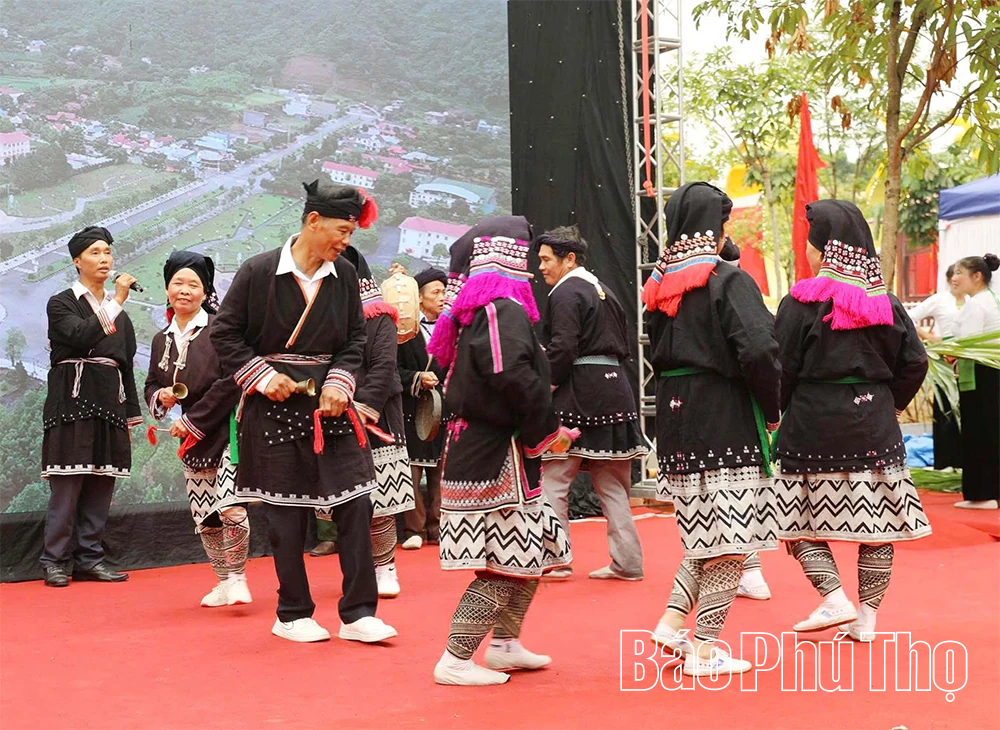 Sắc màu các dân tộc tại hội trại văn hóa