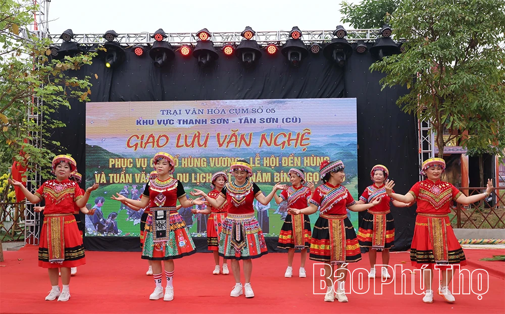 Sắc màu các dân tộc tại hội trại văn hóa