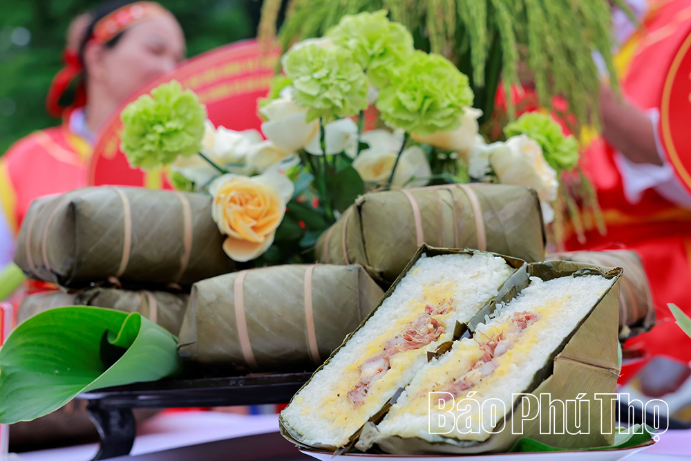 Phường Vân Phú, xã Thượng Long giành Giải đặc biệt tại Hội thi gói, nấu bánh chưng và giã bánh giầy
