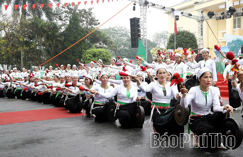 Rực rỡ sắc màu Lễ hội văn hóa dân gian đường phố