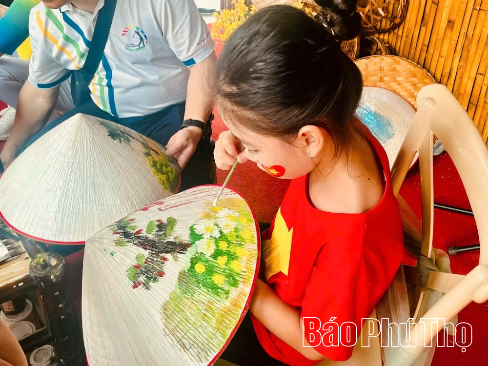 Rực rỡ bản sắc đất cội nguồn