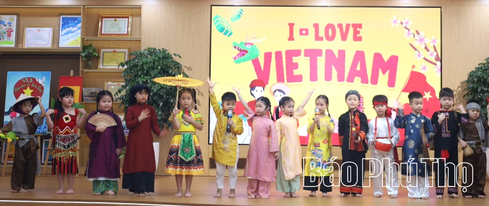 Tổ chức hoạt động trẻ mẫu giáo làm quen với tiếng Anh