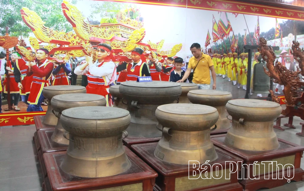 Trưng bày tư liệu, hiện vật về di sản tín ngưỡng thờ cúng Hùng Vương