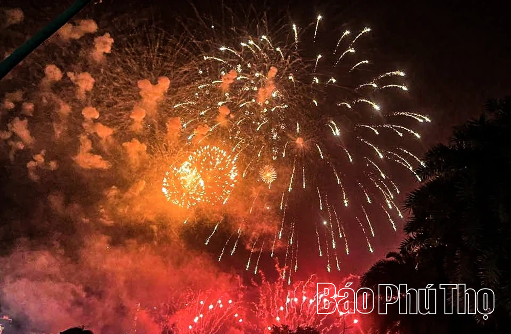 Rực rỡ “hoa trời” dịp Giỗ Tổ