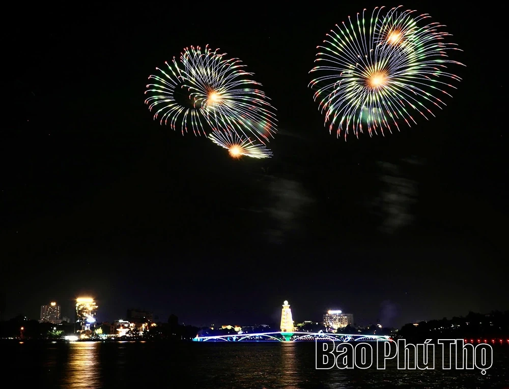 Rực rỡ “hoa trời” dịp Giỗ Tổ