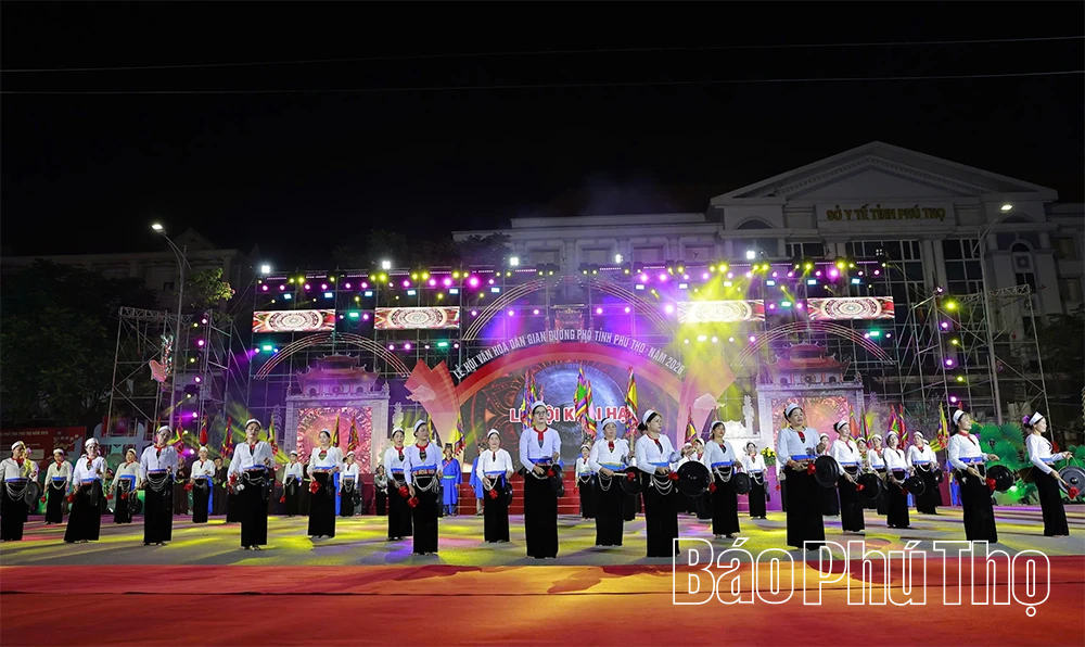 Ngập tràn sắc màu dân gian trong lễ hội “Thanh âm nguồn cội”