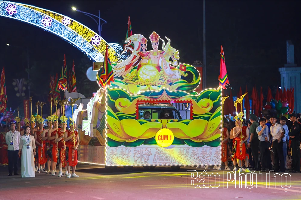 Ngập tràn sắc màu dân gian trong lễ hội “Thanh âm nguồn cội”