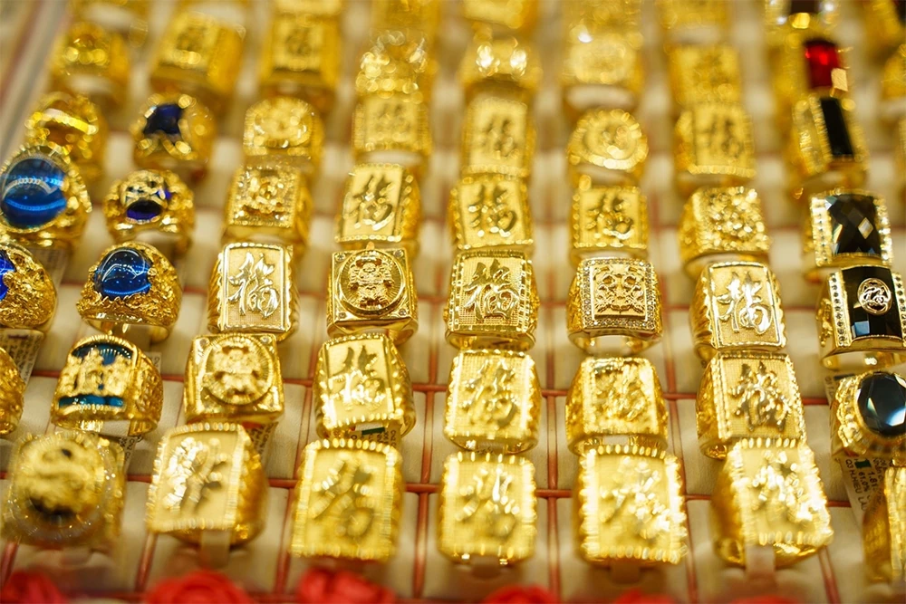 Giá vàng hôm nay 26/4/2026 ghi nhận tuần lao dốc, bốc hơi hơn 3 triệu/lượng