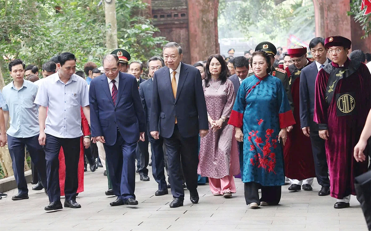 Các đồng chí lãnh đạo Đảng, Nhà nước dâng hương Lễ Giỗ Tổ Hùng Vương năm 2026
