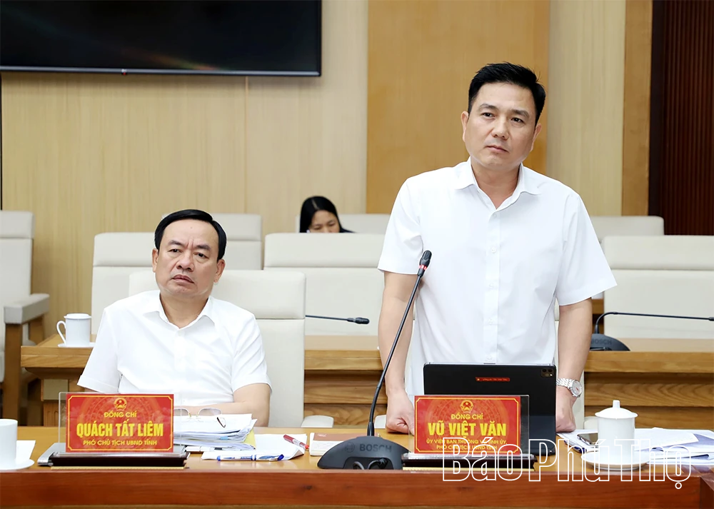 Chủ tịch UBND tỉnh Trần Duy Đông chủ trì hội nghị chuẩn bị nội dung trình Kỳ họp chuyên đề thứ Nhất, HĐND tỉnh khóa XX