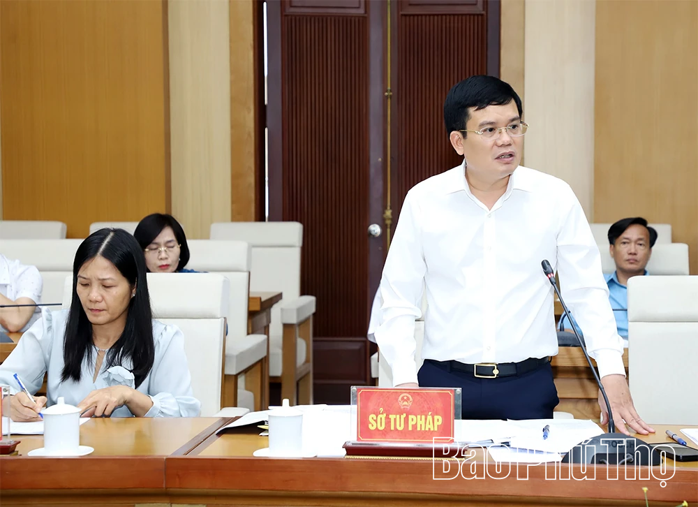 Chủ tịch UBND tỉnh Trần Duy Đông chủ trì hội nghị chuẩn bị nội dung trình Kỳ họp chuyên đề thứ Nhất, HĐND tỉnh khóa XX