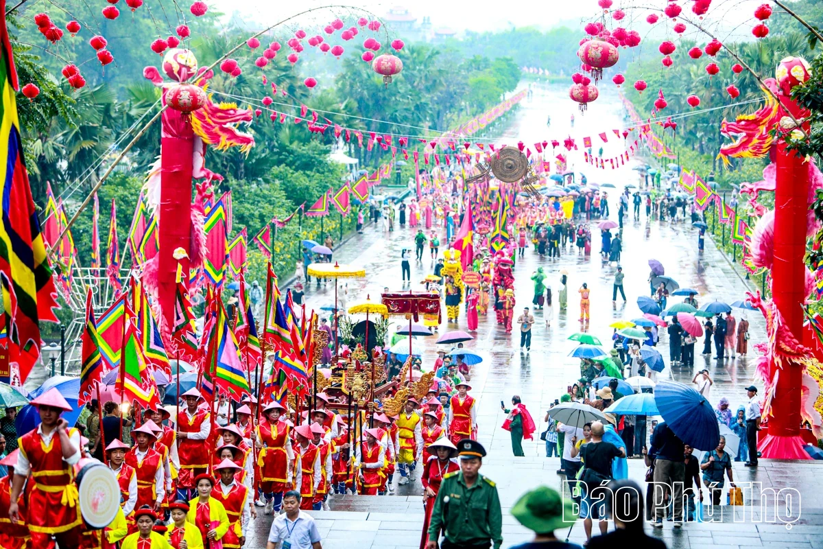 Nghi lễ rước kiệu - Biểu tượng thiêng liêng của lòng tri ân Tổ tiên
