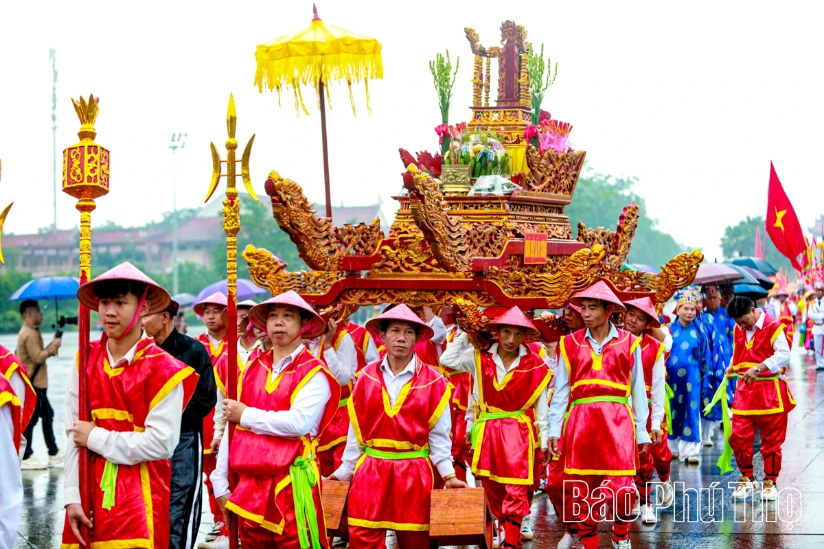 Nghi lễ rước kiệu - Biểu tượng thiêng liêng của lòng tri ân Tổ tiên