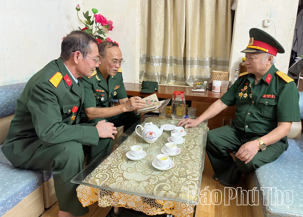 Những “nhân chứng sống” và hành trình truyền lửa