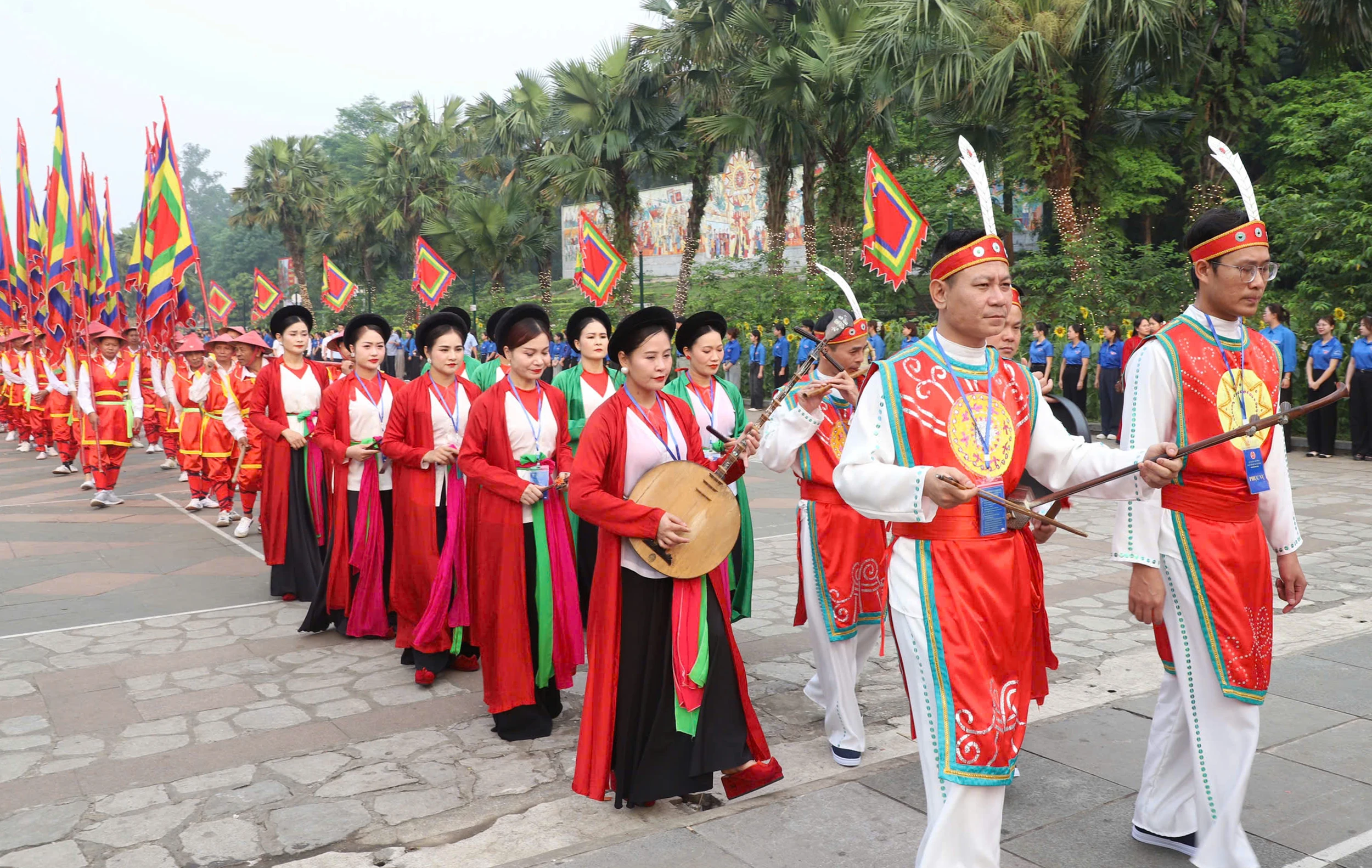 Tổng Bí thư, Chủ tịch nước dâng hương tưởng niệm các Vua Hùng