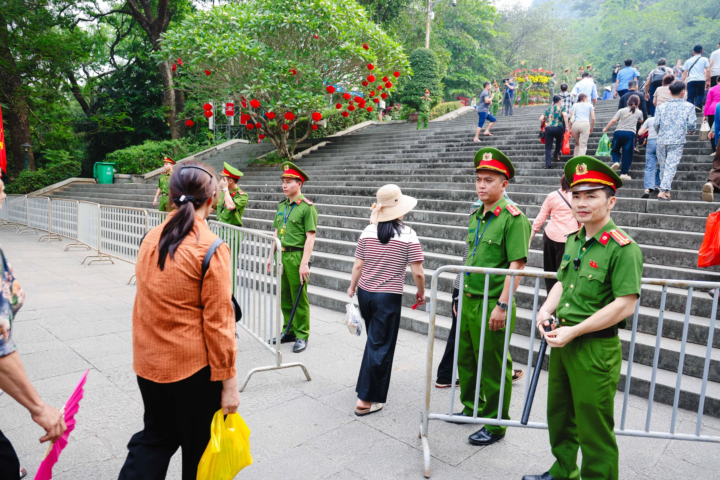 Linh thiêng ngày Giỗ Tổ