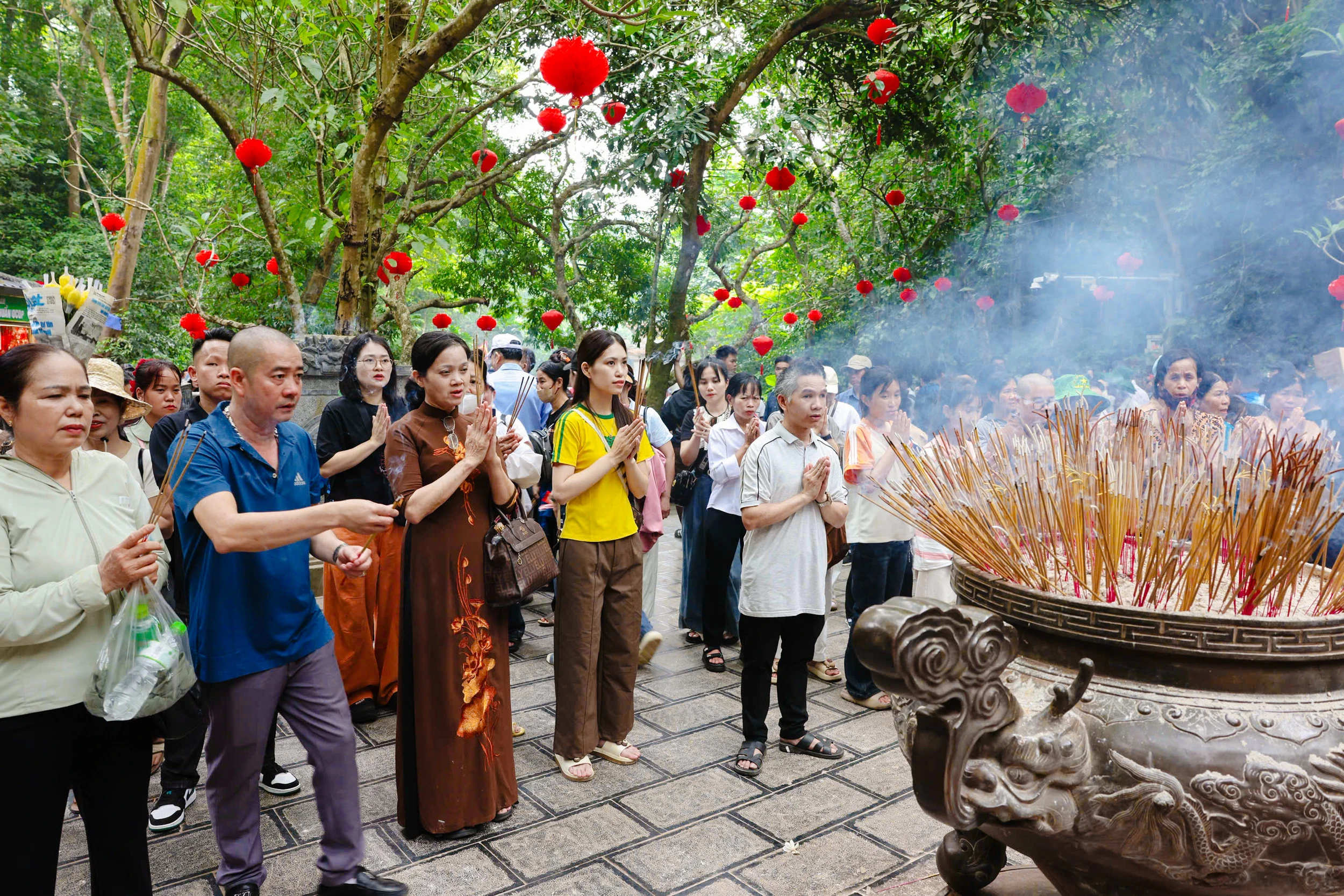 Linh thiêng ngày Giỗ Tổ