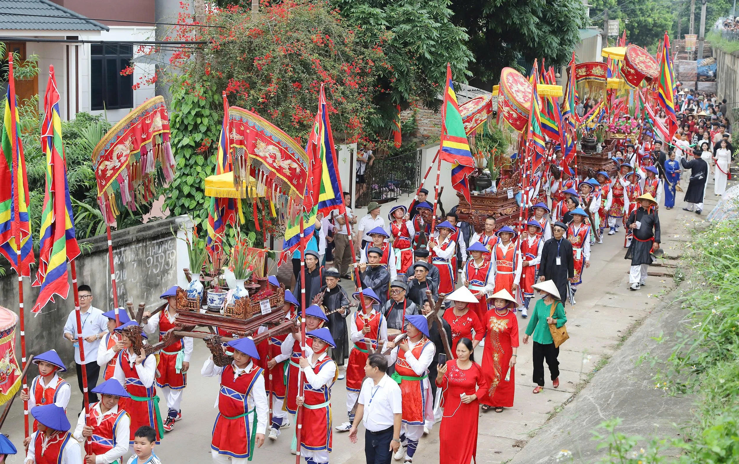 Độc đáo Lễ hội đình Hùng Lô