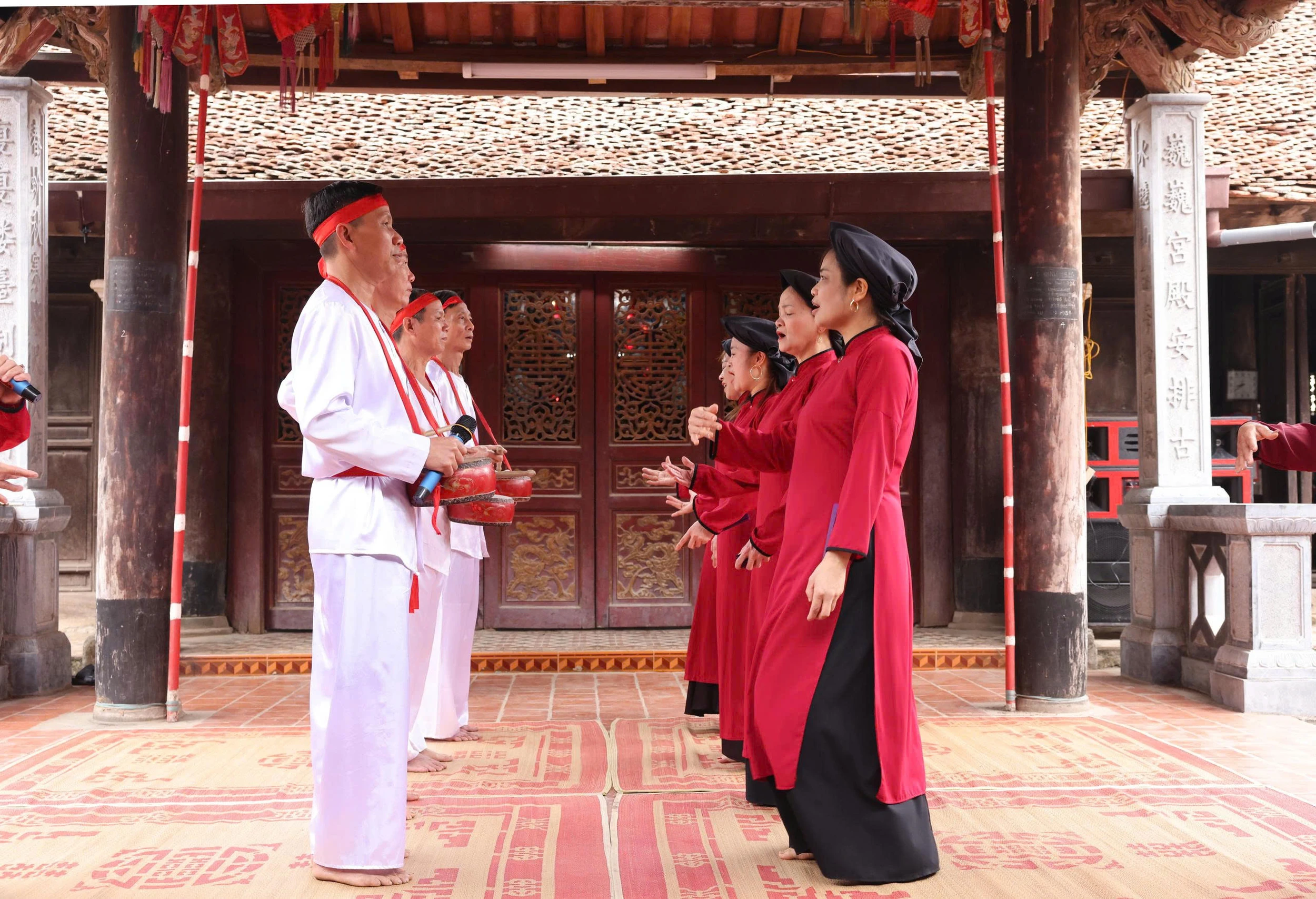 Độc đáo Lễ hội đình Hùng Lô