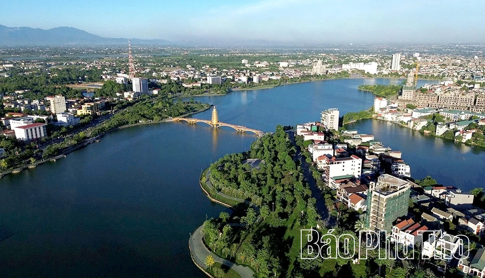 Vang mãi bản hùng ca đại thắng