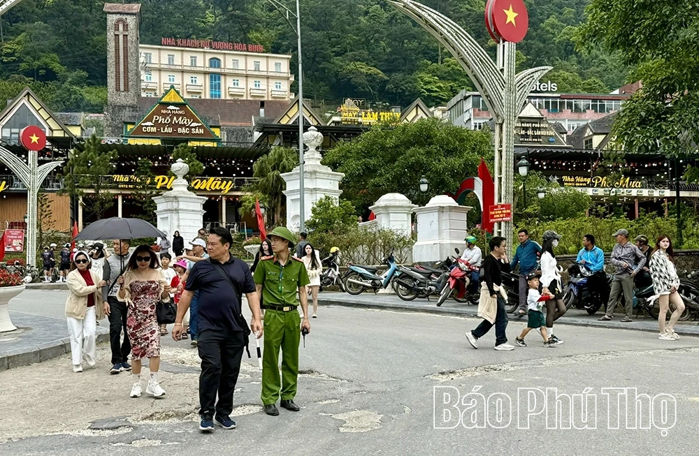 “Bài toán” phát triển du lịch bền vững