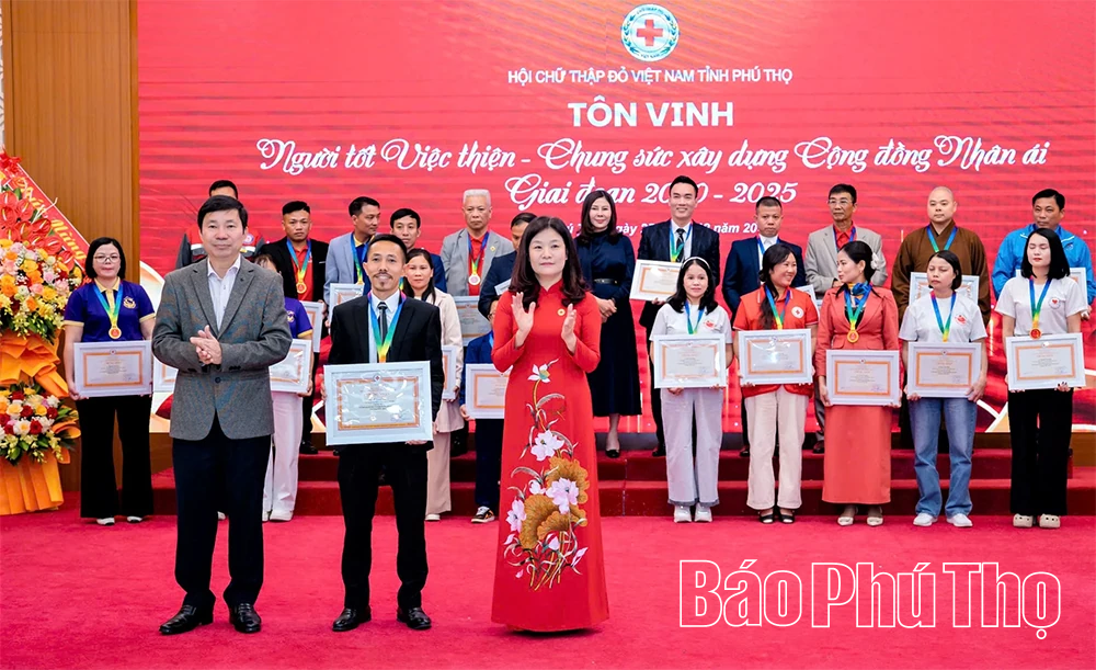 Lan tỏa yêu thương từ những “salon đặc biệt”