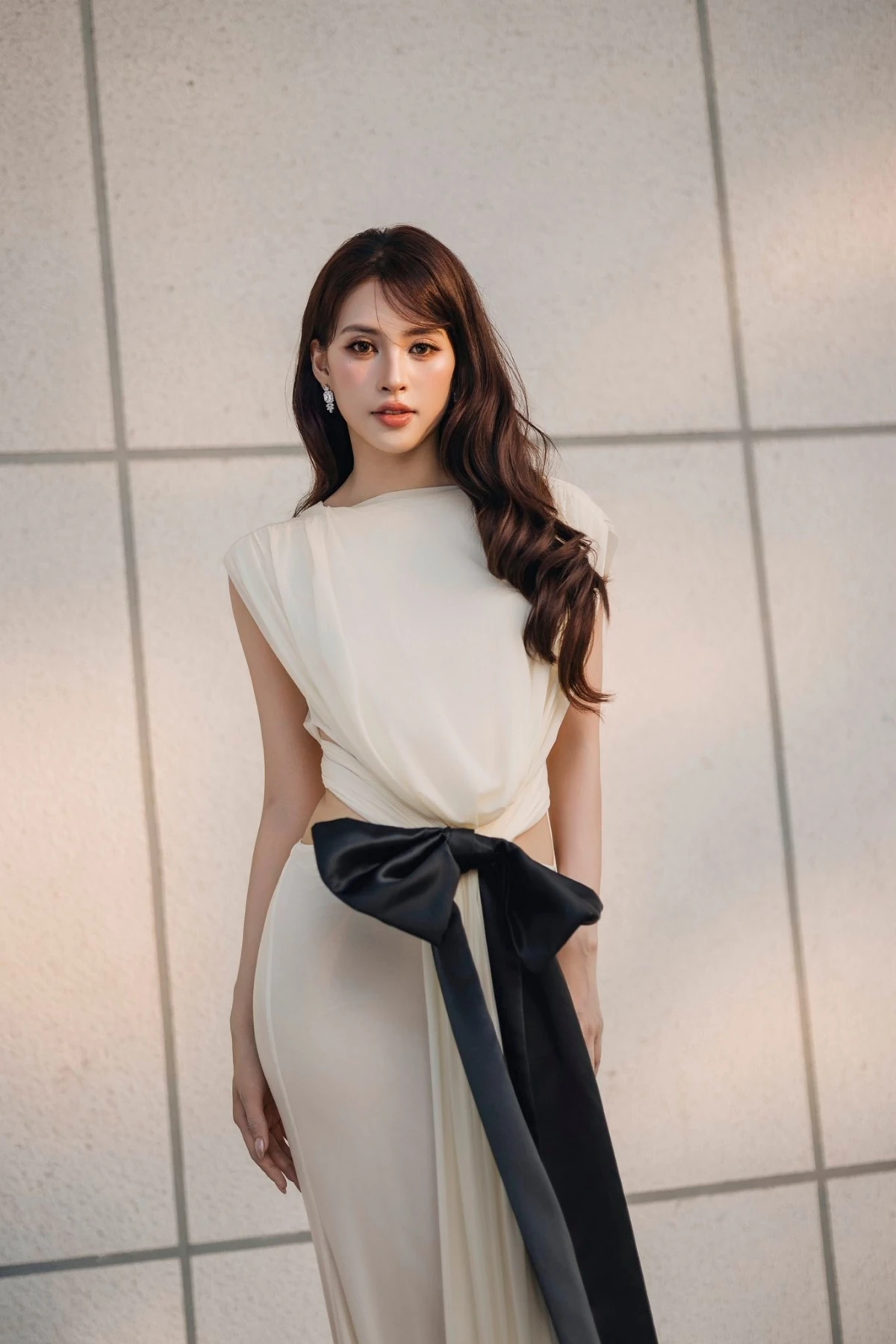 Những nàng hậu lấn sân diễn xuất trên màn ảnh rộng