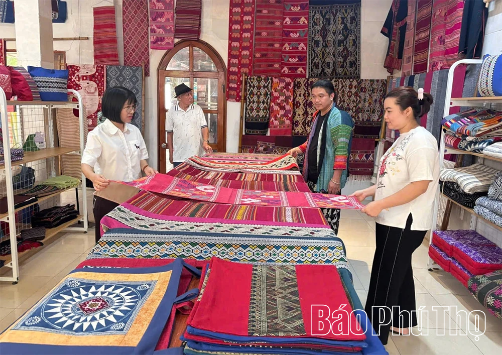 Bản Lác - điểm hẹn cuối tuần