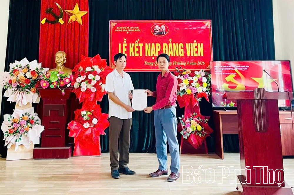 Nâng cao sức chiến đấu của tổ chức cơ sở Đảng ở Lạc Sơn