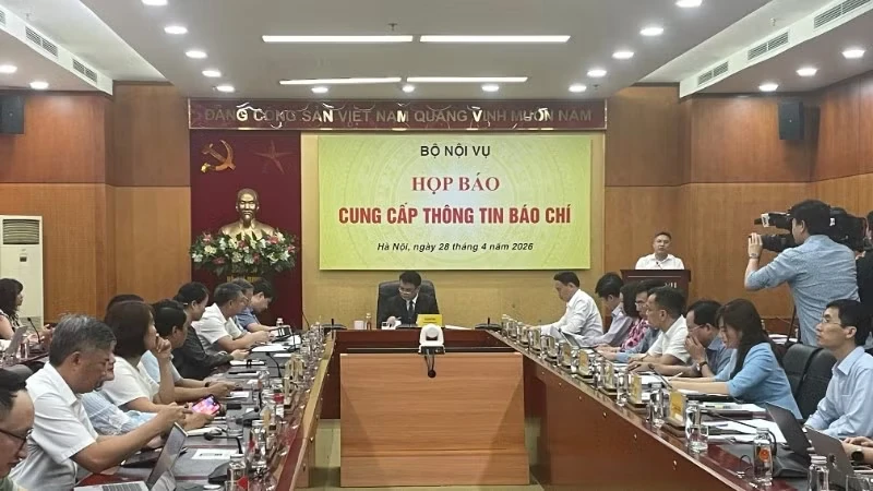 Bộ Nội vụ: Bộ Chính trị thống nhất điều chỉnh tăng mức lương cơ sở lên 2,53 triệu đồng từ 1/7/2026