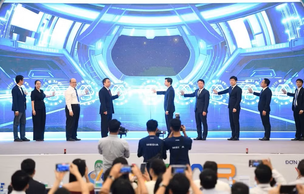 Gần 3.000 học sinh tranh tài tại chung kết quốc gia STEM, AI và Robotics