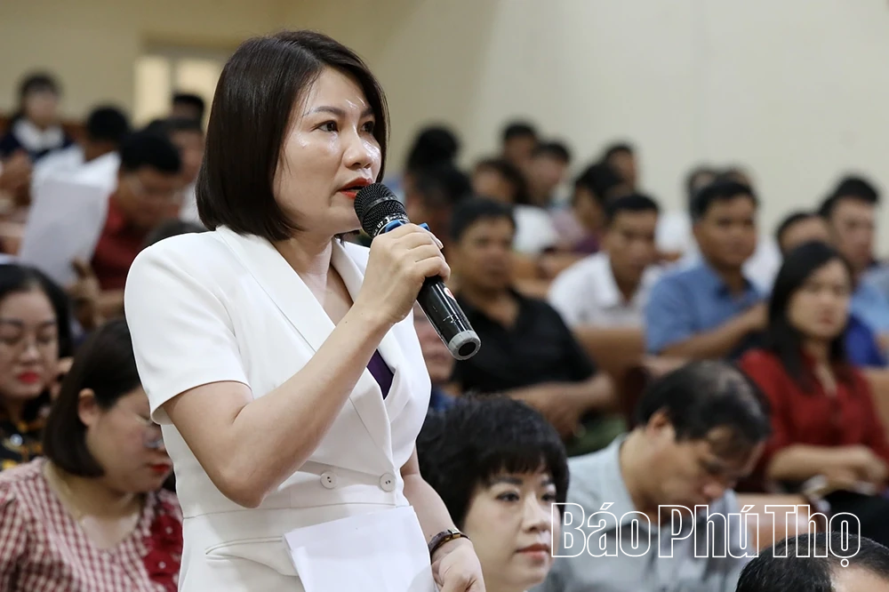 Cử tri các xã Cao Phong, Mường Thàng, Thung Nai nêu 18 ý kiến tới đại biểu Quốc hội tỉnh