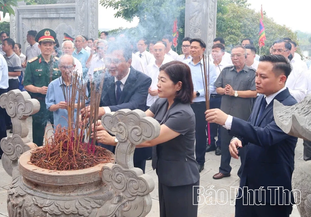 Lễ dâng hương tưởng niệm 1.478 năm ngày mất Đức Vua Lý Nam Đế