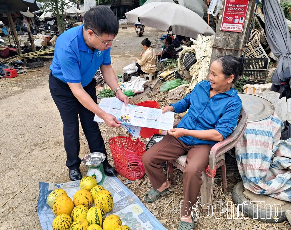Hướng tới bao phủ bảo hiểm toàn dân ở Lạc Sơn