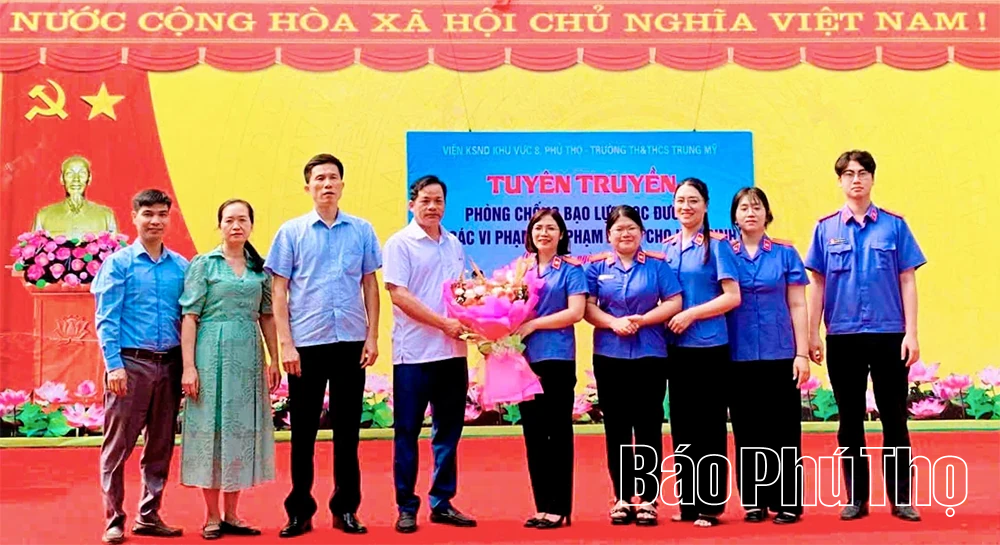 Tuyên truyền pháp luật cho hơn 1.400 học sinh Trường TH&THCS Trung Mỹ